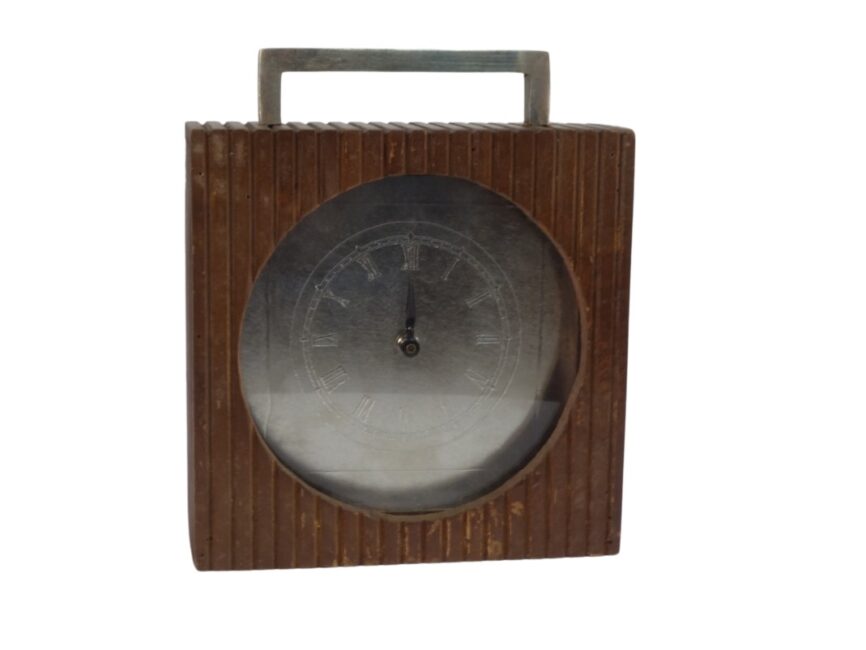 Wooden line carved square clock